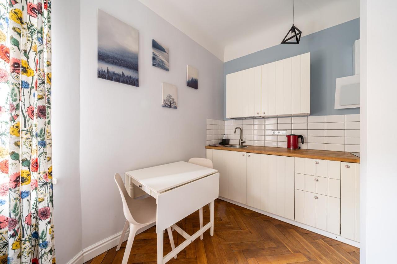 Baltic Design Apartments With Free Parking And Self Check In Riga Bagian luar foto